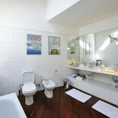 Sleeps 8 Villa Pognana Lario