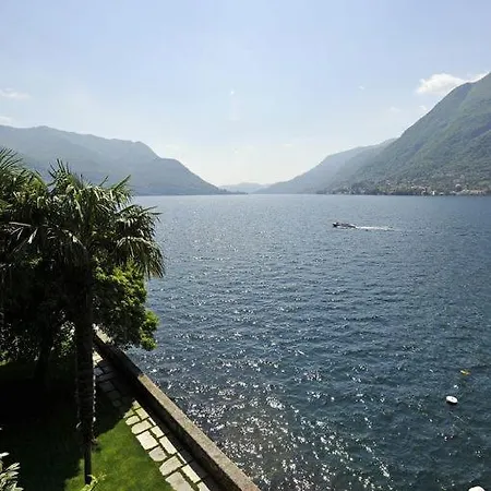 Sleeps 8 *