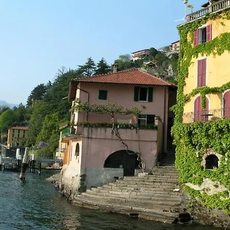 Sleeps 8 Villa Pognana Lario