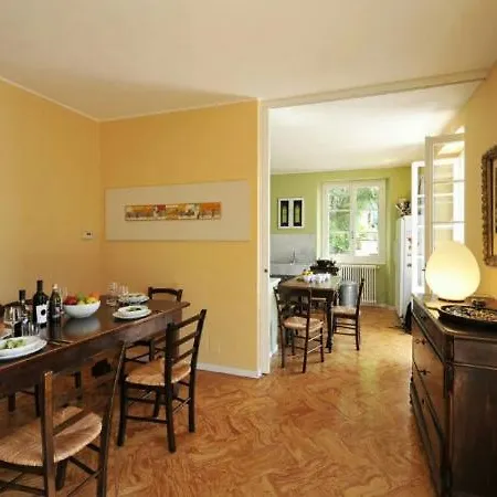 Sleeps 8 Villa *